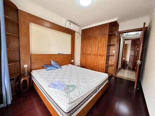 【多图】荣和公园悦府,凤岭北租房,凤岭北 大四房 业主自住 精装电梯