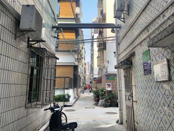 宝安西乡固戍塘西新村1号线固戍地铁口 独立阳台大单间采光好 小区
