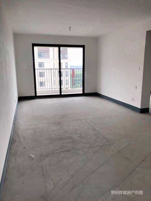 空港星光城108平方三室两厅两卫毛坯房出售房东承担增值税