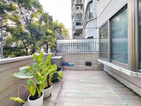 上海闵行莘庄南广场江南苑地铁口!