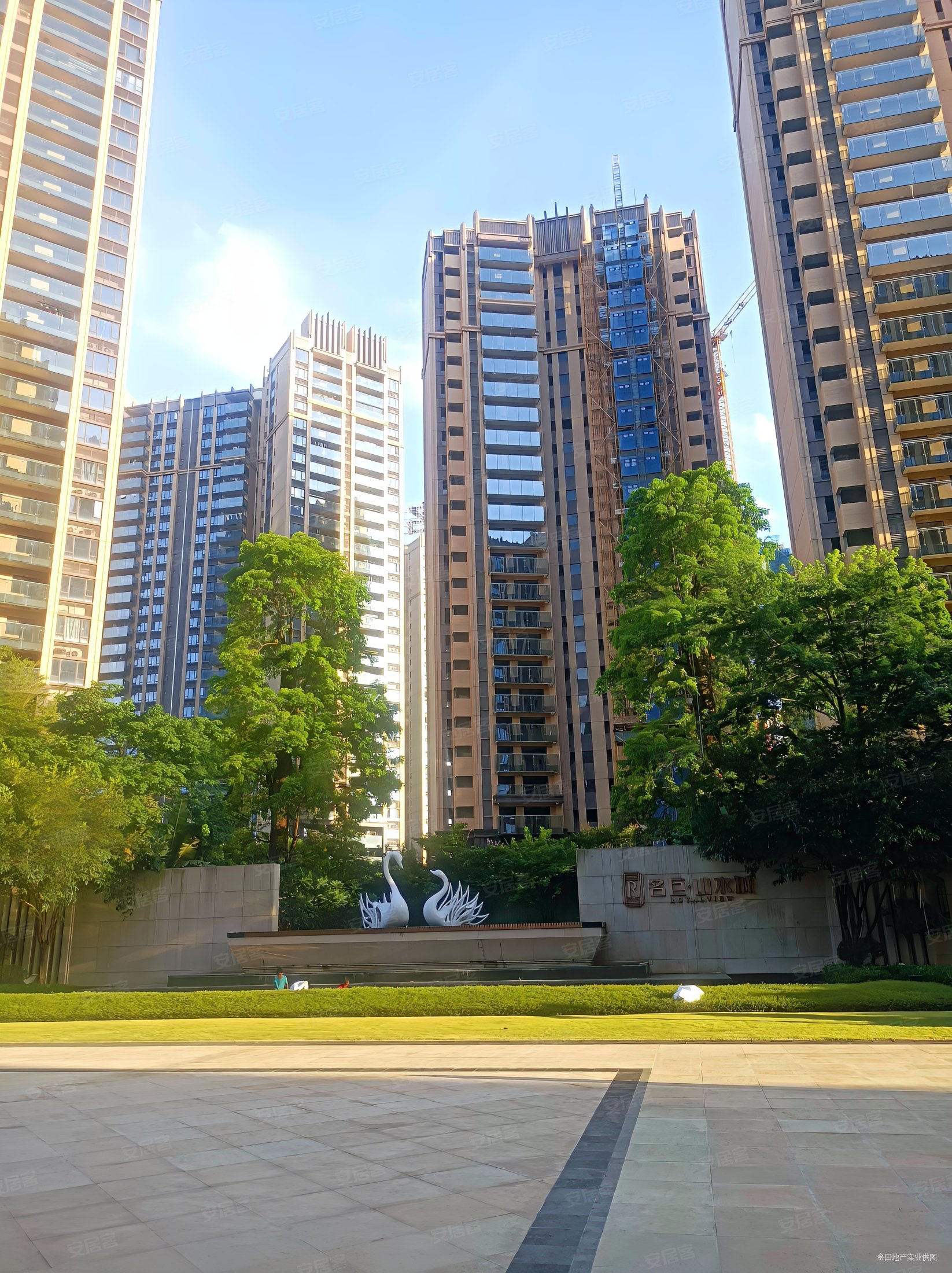 名巨山水城4室2厅2卫113.41㎡南北108万