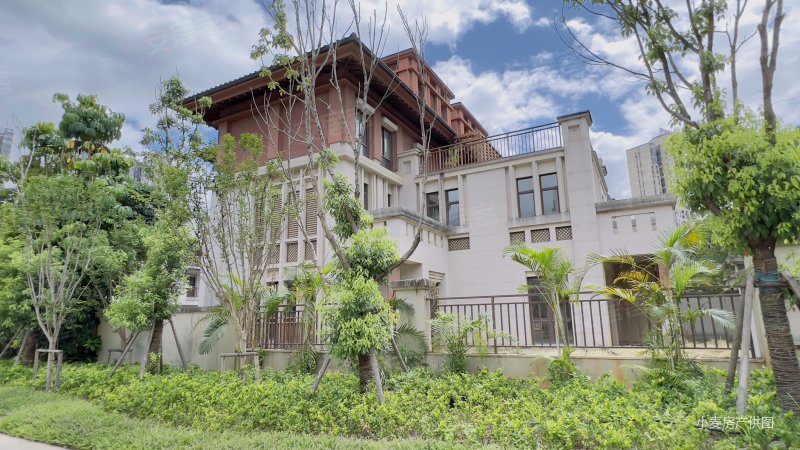 阳光城翡丽湾(别墅)4室1厅3卫218㎡北400万