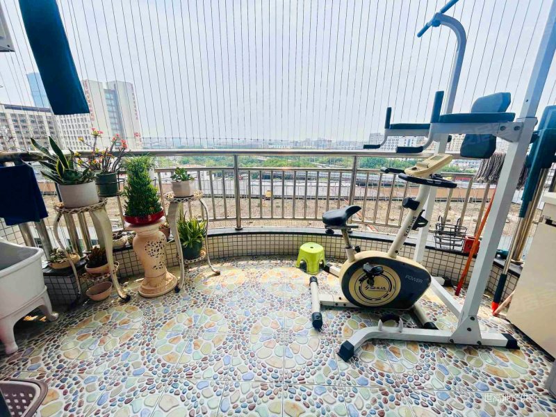 豪华精装 正南朝向,健逸天地二手房,295万,3室2厅,2卫,133平米-东莞