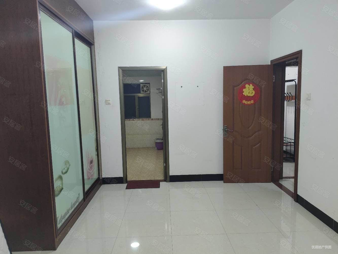 东湾桃花苑4室2厅2卫127.58㎡南北28.8万