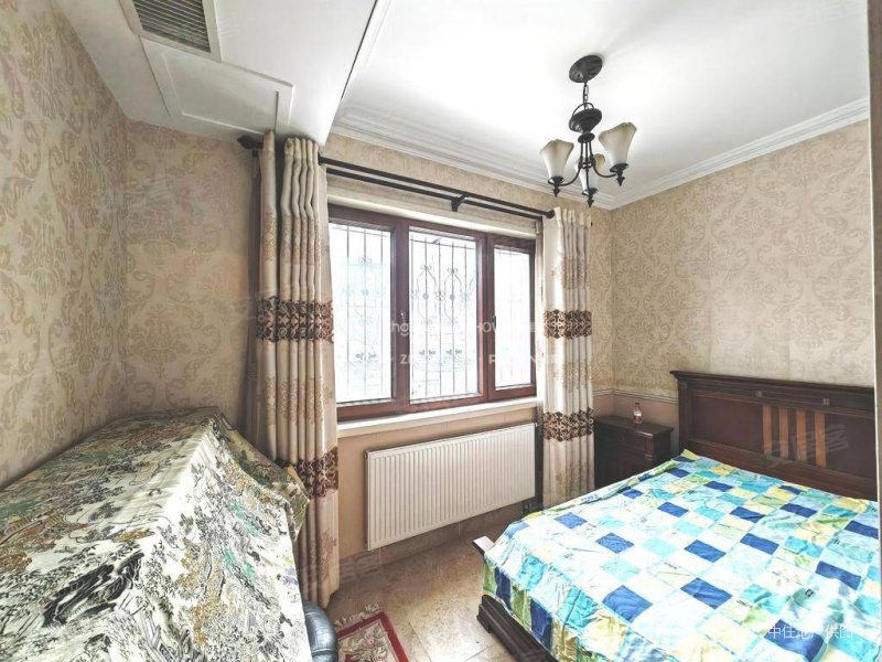 国华东方美郡(别墅)7室2厅3卫284.64㎡南北1400万