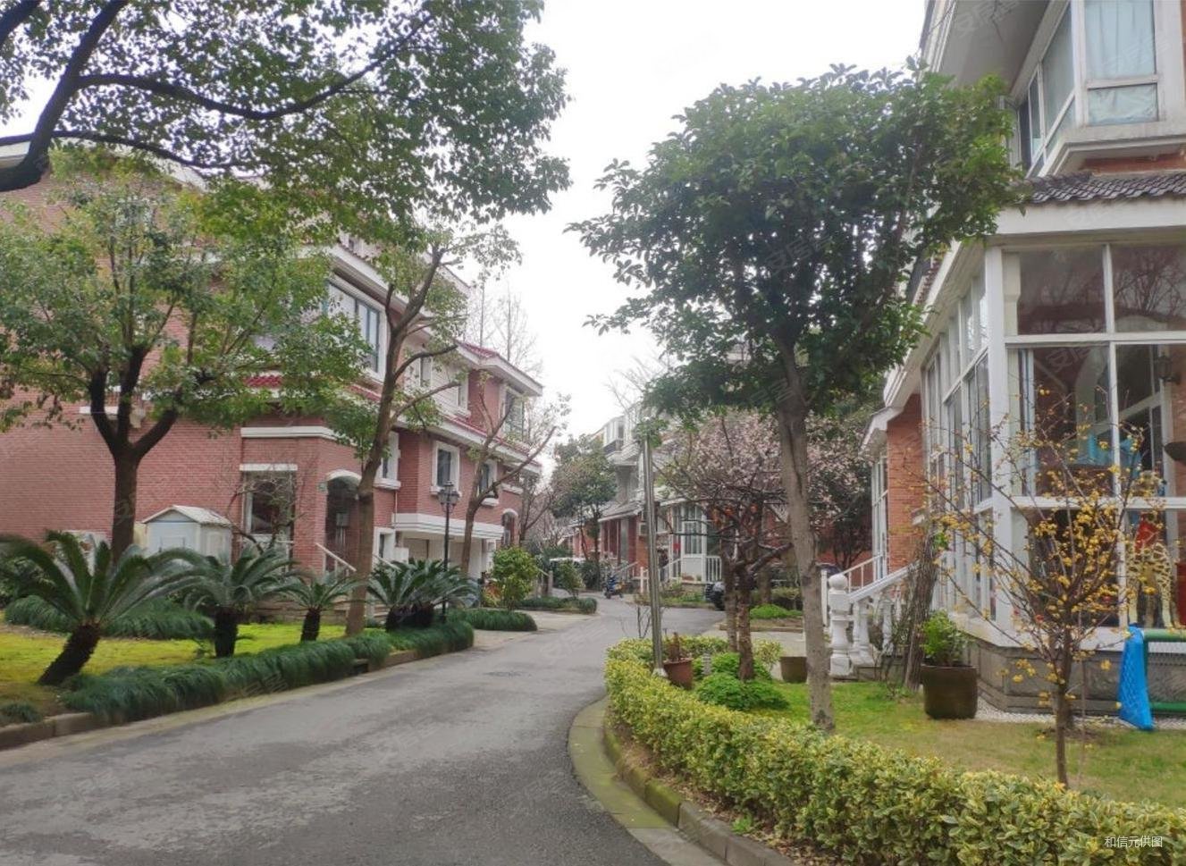 虹桥中华园(别墅)4室2厅4卫245㎡南北2450万