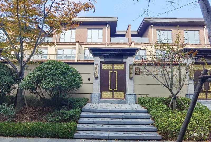 业主赔钱出 江山樾联排合院别墅 实体院墙院子 带负