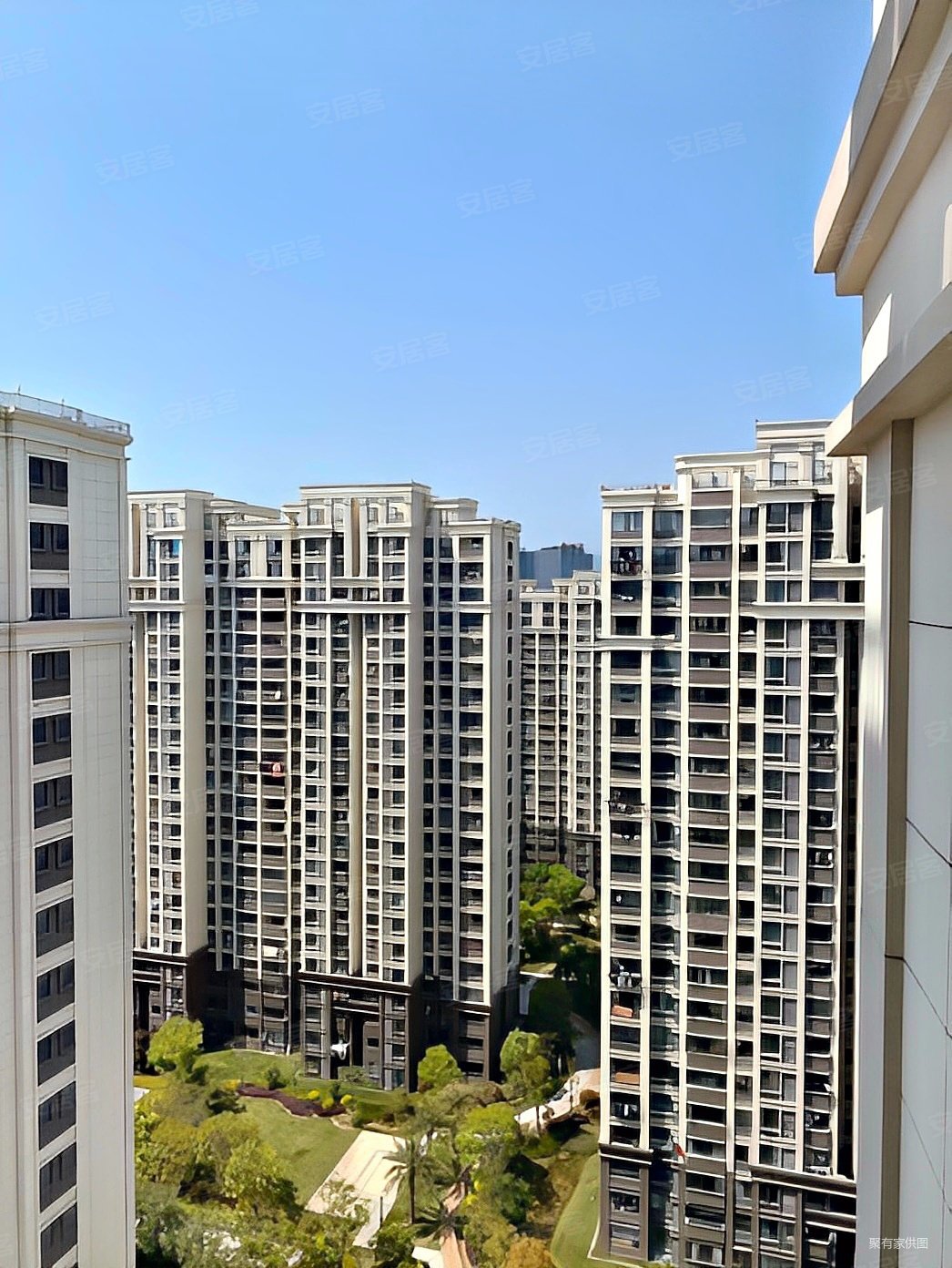 霞镜新城三区3室2厅1卫65㎡南北152万