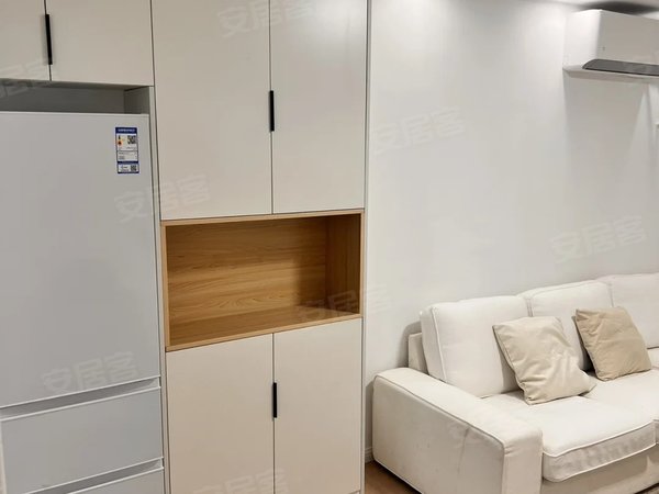 金华东阳横店繁荣街266-308号楼全智能带投影公寓无中 拎包入住 可月付 随时看房出租房源真实图片