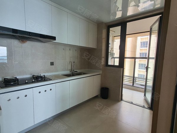 汕尾汕尾城区香洲御景壹号御景壹号 3室2厅2卫 南北通透 电梯房 132平