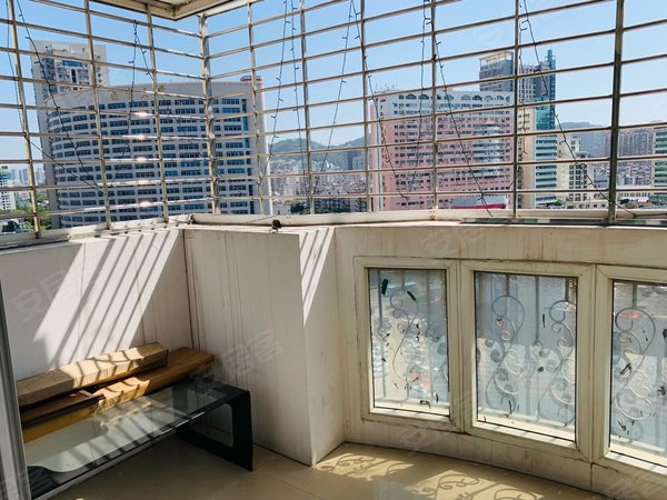 厦门思明莲坂万禾广场莲坂地铁口 国贸对面 明发对面 单间带阳台 可