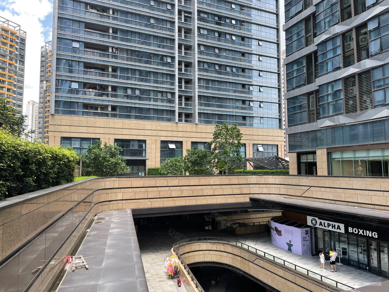 业主出国低于市场价200万龙光玖钻双地铁口随时看房