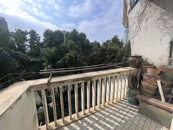 南宁青秀民族广场民族大道针织厂宿舍民族大道 两房一厅性价比高 没有物业费 民用水电出租房源真实图片