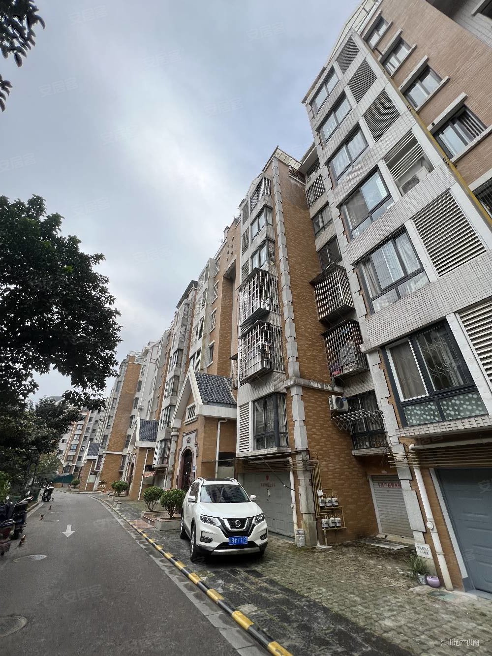 天润格林庄园3室2厅1卫90.55㎡南北72万