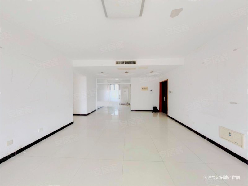 瑞海名苑  四室 中间楼层 诚心出售 价位可议