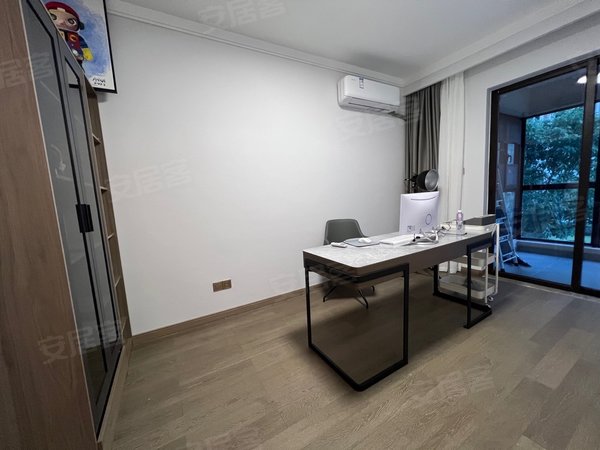 泉州石狮石狮泰禾广场石狮旭辉城旭辉城4房2厅2卫精装家具齐全,可拎包