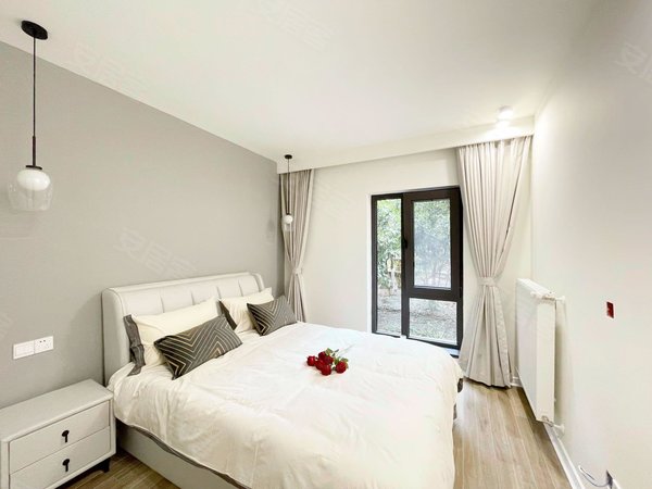 上海长宁动物园温莎公寓精装全配四房,室内泳池健身会所,近包玉刚学校