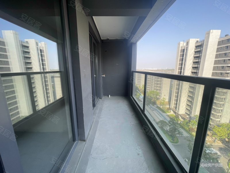 世外旭辉城(二期) 产权清晰 有电梯 刚需小三居 双卫格局