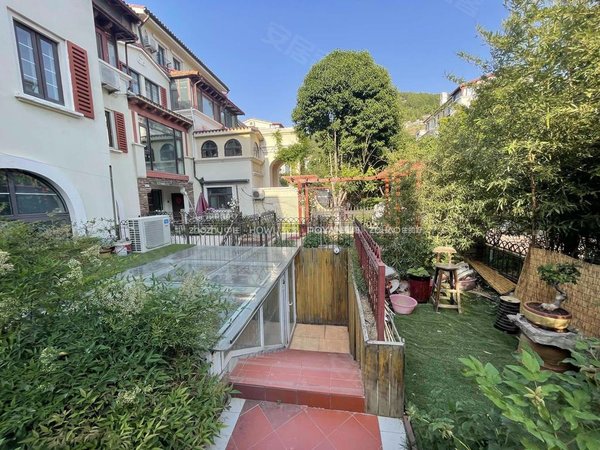 济南市中鲁能领秀城鲁能领秀城漫山香墅西一区整租 两层别墅 随时看房