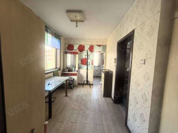 包头东河工业路矿机小区房源采光好，南北通透，业主诚意出出租房源真实图片