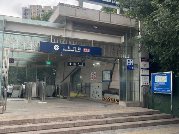 北京朝阳小红门鸿博家园(一期A区)小红门地铁站400米精装一居 宋家庄地铁换乘5号10号线方便出租房源真实图片
