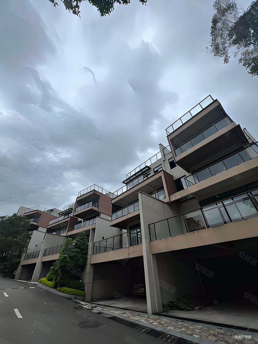 又降价20万 全景金水湖 双拼别墅195万 花园近200平,恒大山水城(别墅)