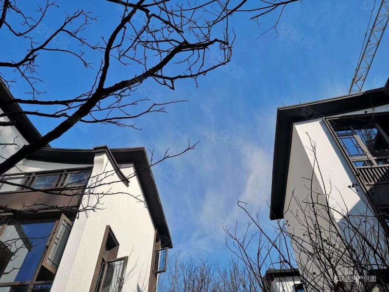 融创桃源府4室2厅2卫140㎡南北250万