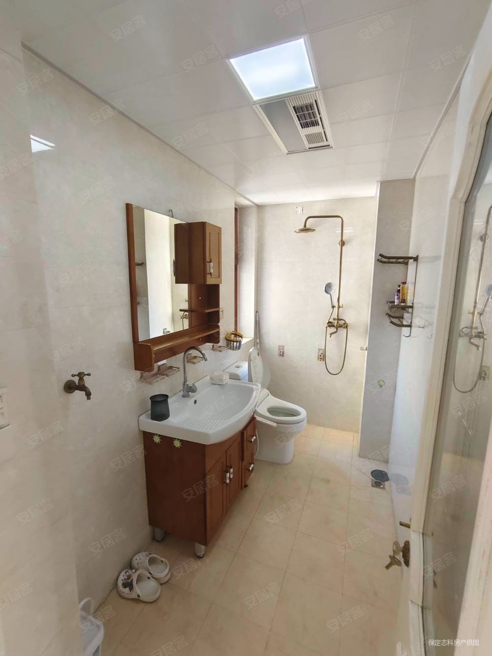 源盛嘉禾B区4室2厅2卫158.5㎡南北132万