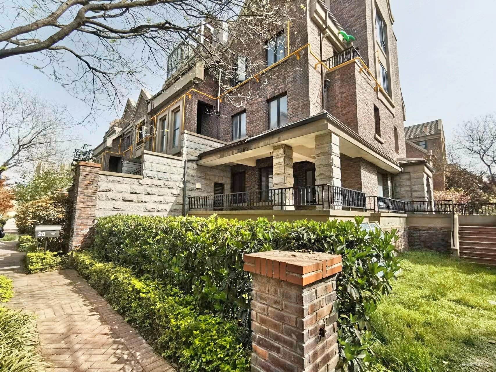 西西安小镇 联排边户 带150平花园 豪华装修,西西安小镇(别墅)二手房