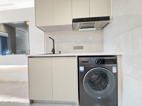 金华东阳东阳市中心汉宁西路165,175号小区关山路 汉宁西 博大公园周边 豪华装修超大落地窗 拎包入住出租房源真实图片