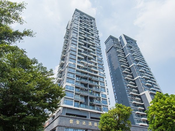 深圳宝安宝体名门华府名门华府豪装五房,家私齐全,近地铁站,东南朝向