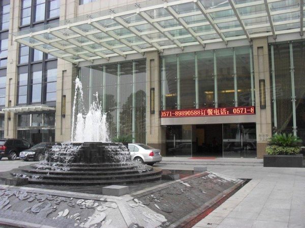 杭州滨江区政府金龙钱江moho急租 金龙大厦独门独户一室一厅67信雅达