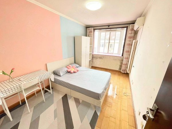 青岛市北中央商务区金港花园可短租特价 近万达cbd 中铁广场 卓越世纪