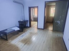 盘锦兴隆台步行街欧式小区 二楼 与实验一路之隔 两室一厅 随时看房 给配东西出租房源真实图片