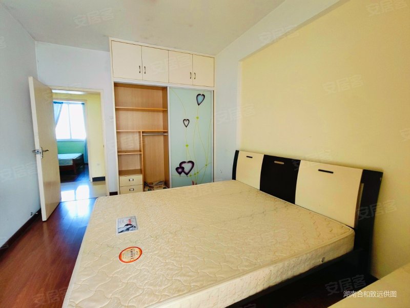 筑梦园|开元西路12号4室2厅2卫156平方米