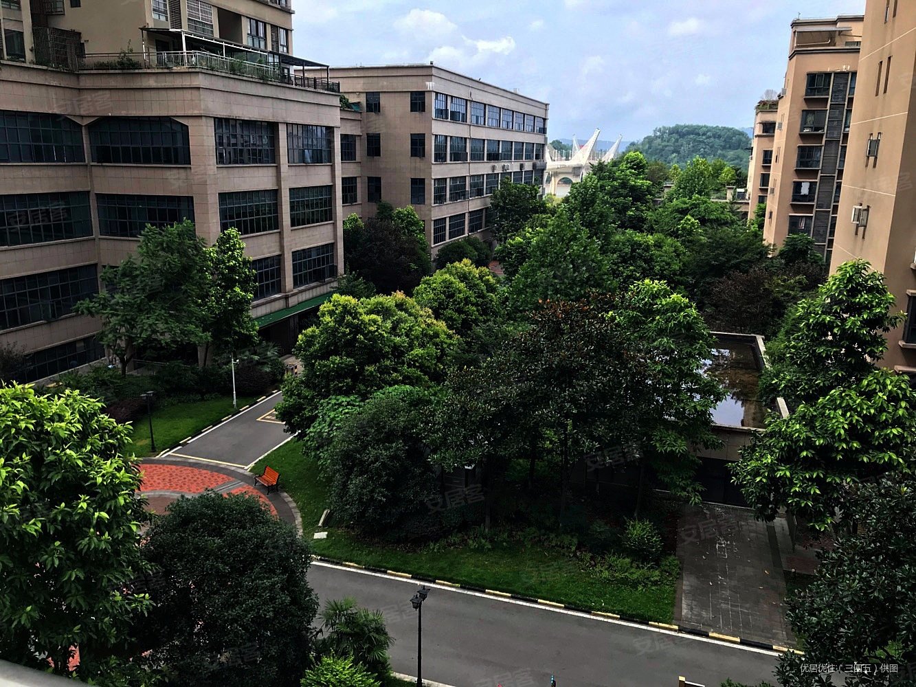 金九南滨花园3室2厅2卫104㎡东北78万