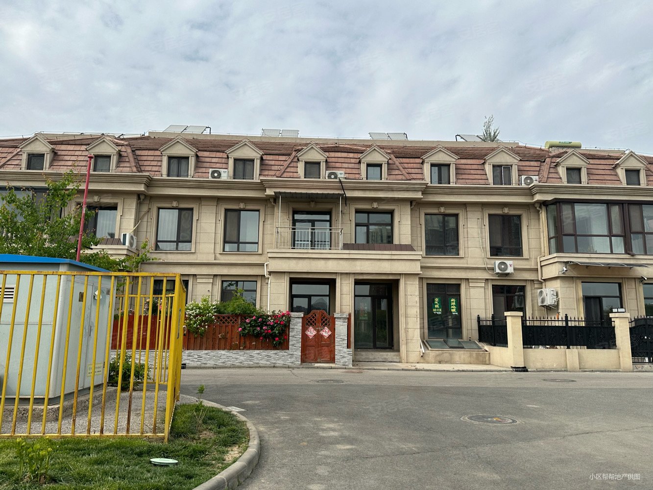 富力新城御湖南苑(别墅)4室2厅3卫165㎡南北160万