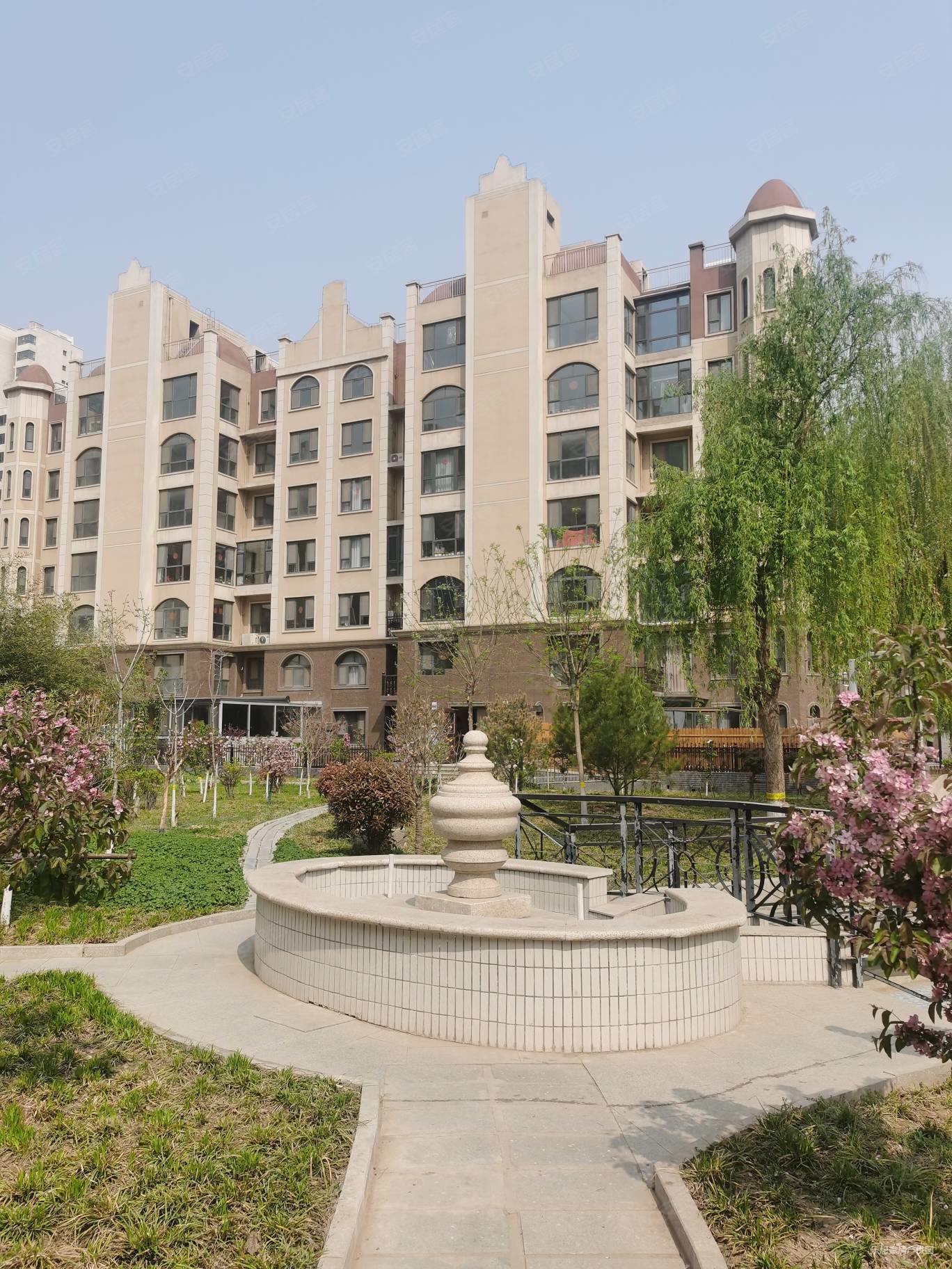 44中白金汉府叙利亚风格两室装修可自由发挥