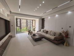 通辽科尔沁桥北桥北高端小区 四室两卫，采光好 交通便利，小区24小时安保出租房源真实图片