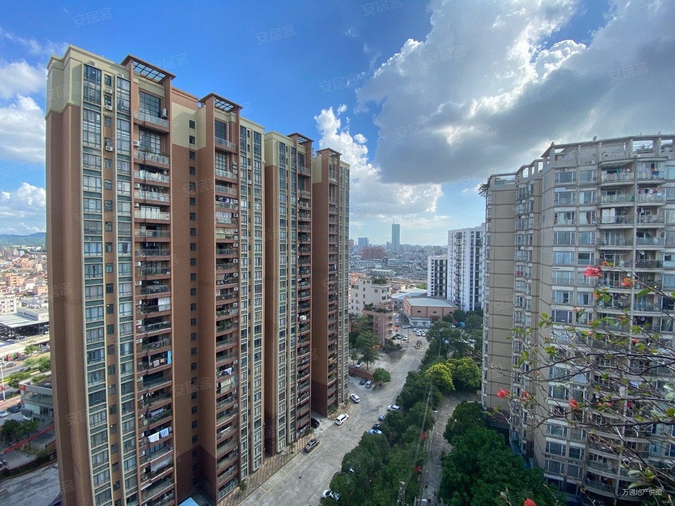 珊美地铁口 东逸翠苑高层精装 3房 满5 不欠款,东