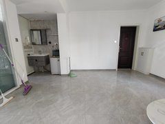 马鞍山花山马鞍山站湖东北路小区两室两厅。精装修家具家电全新拎包入住随时可以看房出租房源真实图片