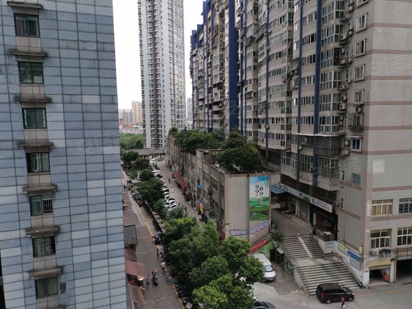 重庆九龙坡石桥铺华宇老街印象石桥铺精装一室一厅家具家电齐全 可短