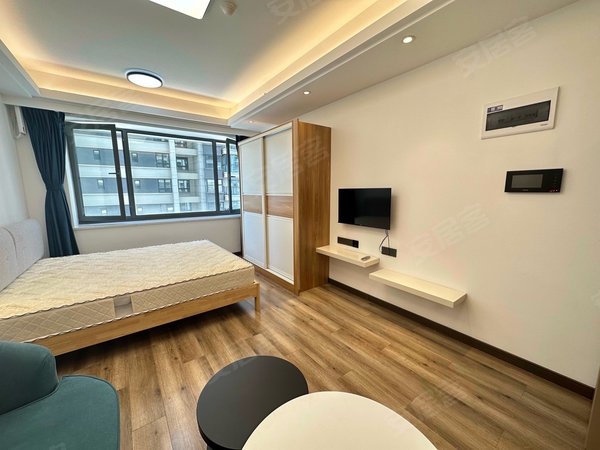 昆明官渡巫家坝万科翡翠二期(商住楼)全新整租loft 公寓民水民电 1500