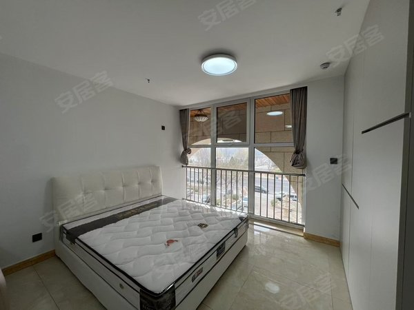 葫芦岛兴城中心广场滨河御景滨河御景月租一室,拎包入住!