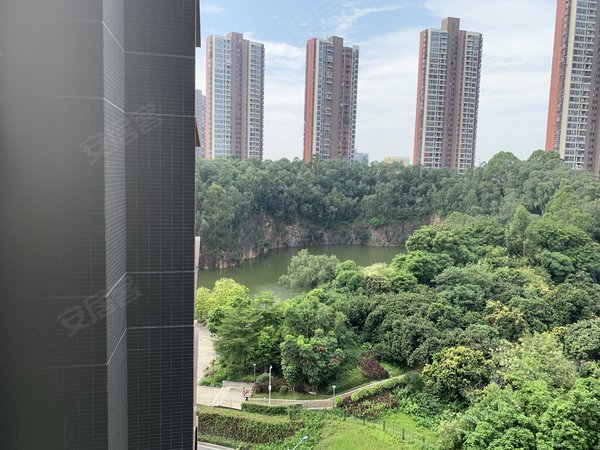 广州增城新塘豪进广场地铁口500米 美女业主出租闺房 拎包入住出租