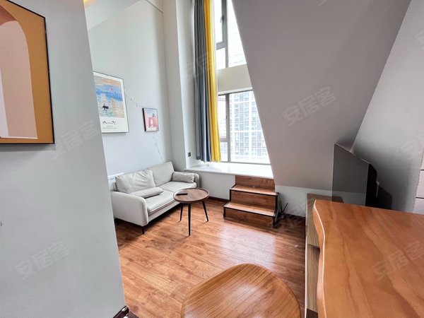 成都高新区南延线华润时光里整租loft套一 适合三街五街 世纪城环球