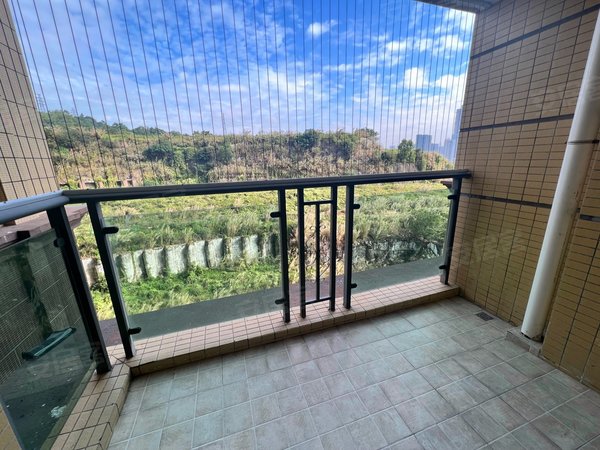 深圳罗湖红岗花园银湖半山半山性价比 整洁小两房  空房 月中可以入住