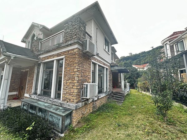 广州黄埔萝岗保利林语山庄(别墅)保利林语山庄(别墅) 6室3厅4卫 南北