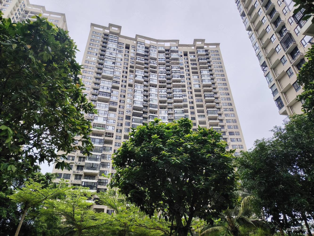 滨江路万景峰5房2厅精装修新房