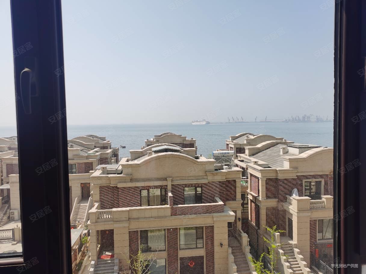 天誉湾3室2厅2卫129㎡南北288万